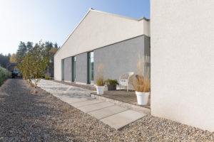 Innovative Uses of Exposed Concrete Aggregate in Modern Homes