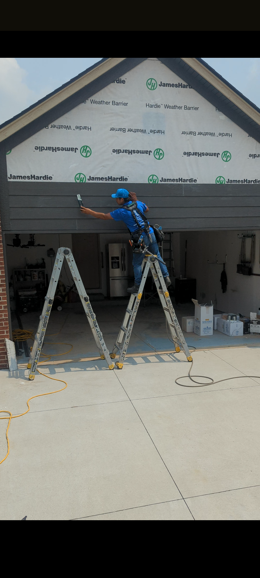 James Hardie Siding Installation by one of the Lighthouse Exteriors team members